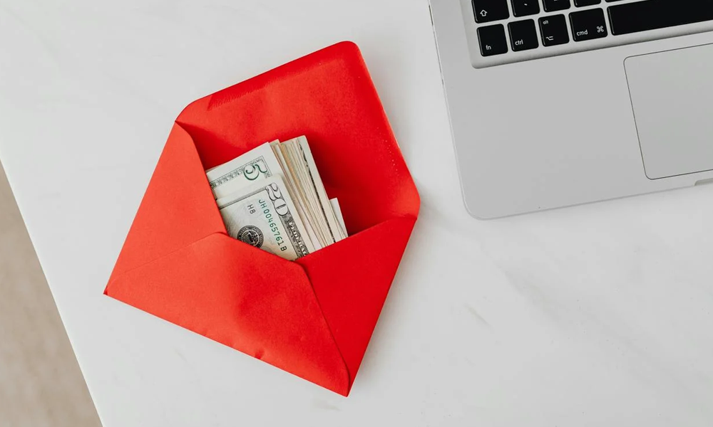 Soft Girl Wealth: Why 2026 is About Calm Money, not Hustle Money